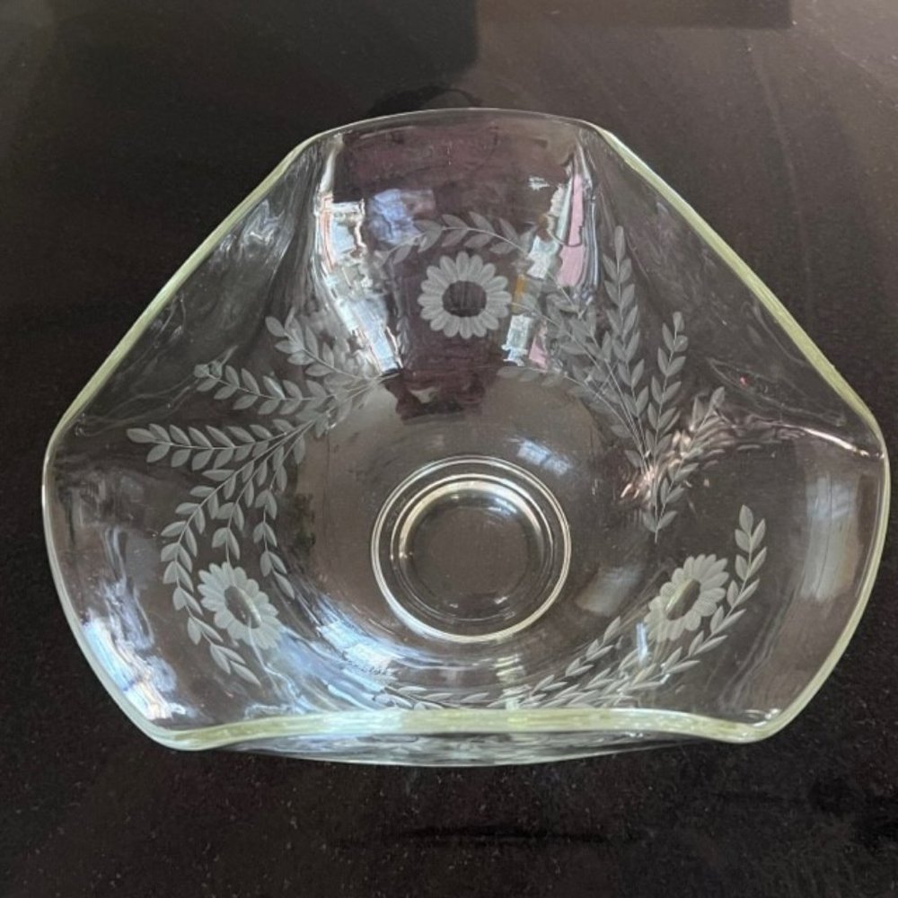 Chip & Dip Vintage WJ Hughes Triangular Shaped Corn Flower Pattern Bowl Set EUC - Picture 2 of 9
